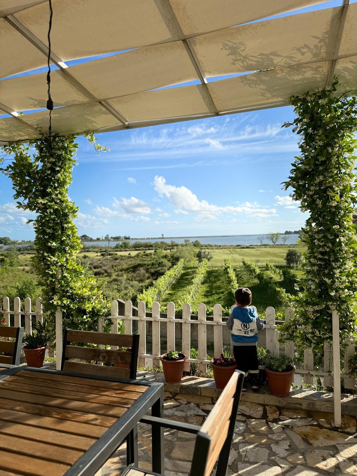 Vila Horizont Baks-Rrjoll Luaran gambar