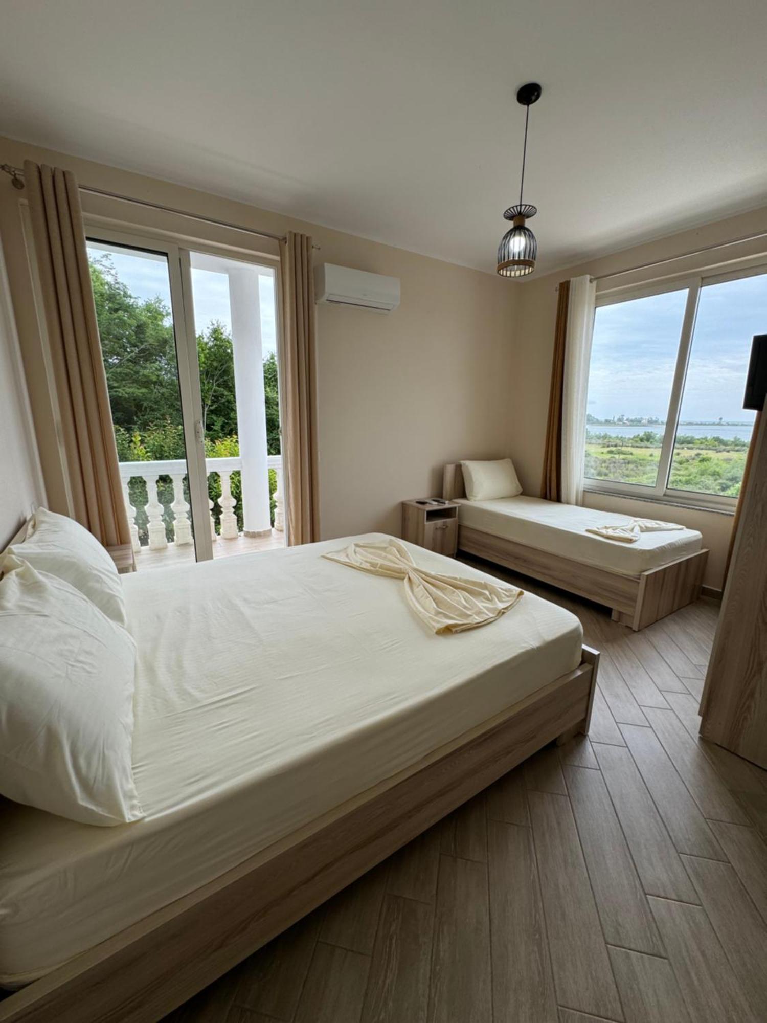 Vila Horizont Baks-Rrjoll Luaran gambar
