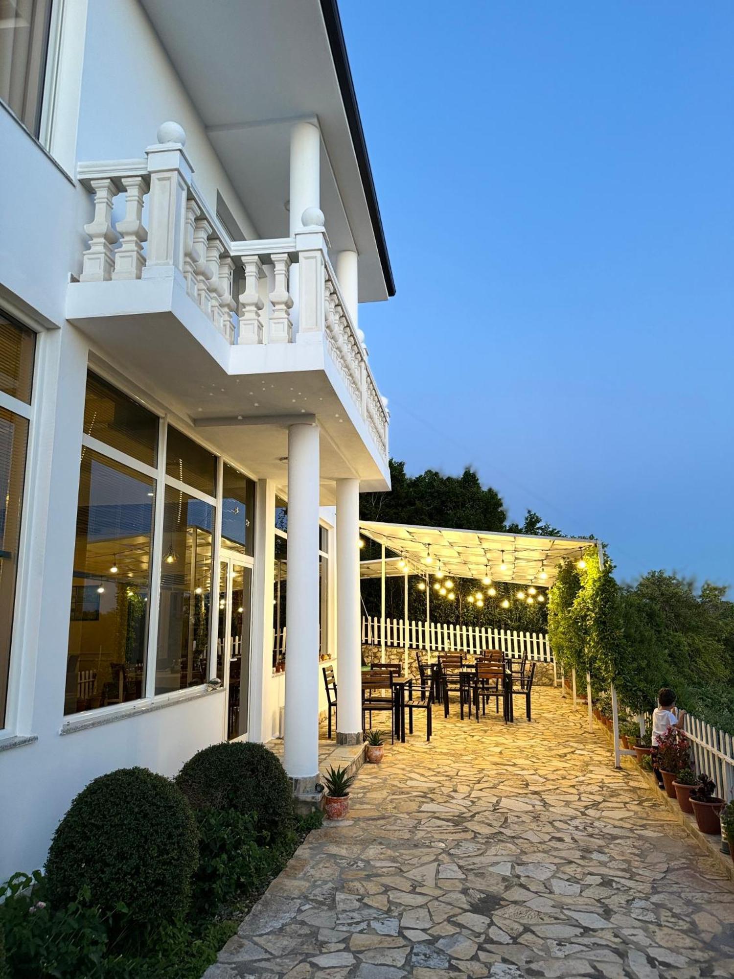 Vila Horizont Baks-Rrjoll Luaran gambar